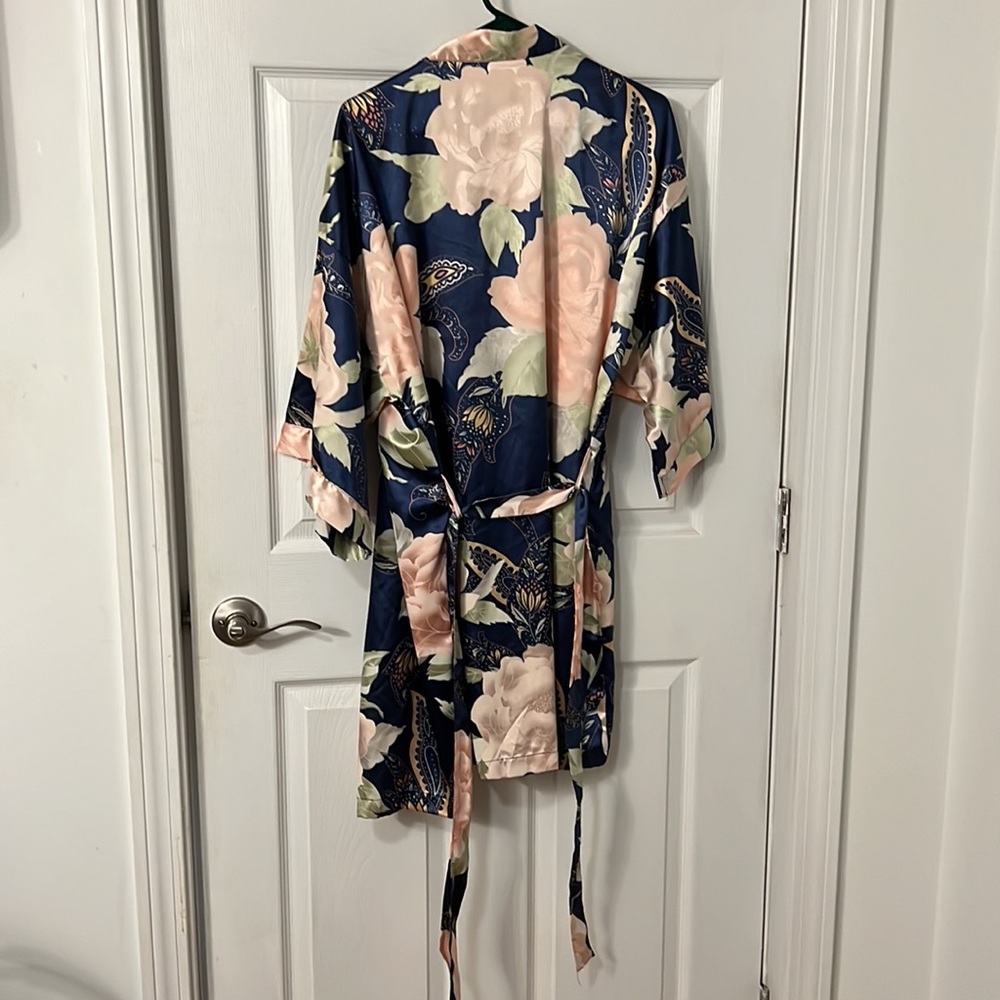 Floral Silk Robe - Picture 3 of 4